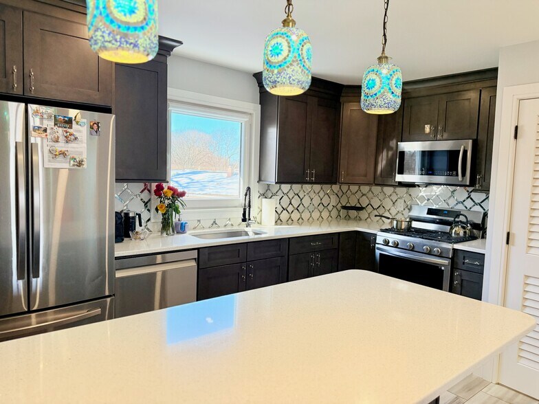 Building Photo - 33 Willow Wood Ct