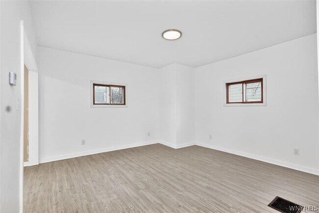 Building Photo - 609 22nd St