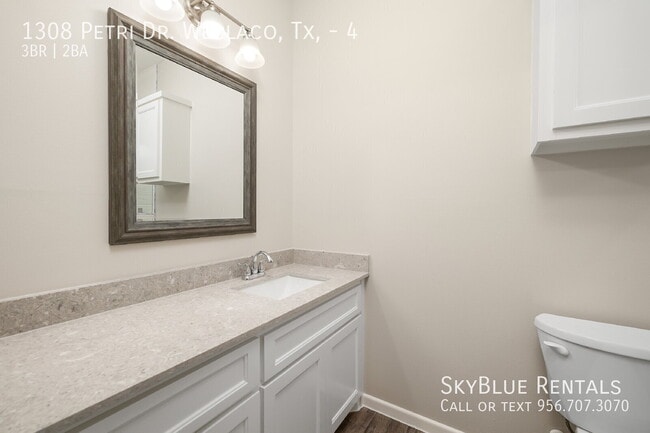 Building Photo - 1308 Petri Dr