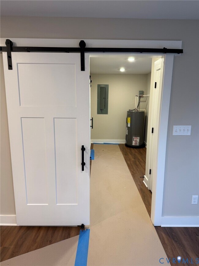 Building Photo - 325 Yorktown Dr