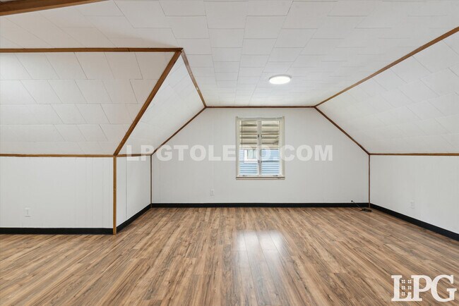 Building Photo - 3132 Mulberry St