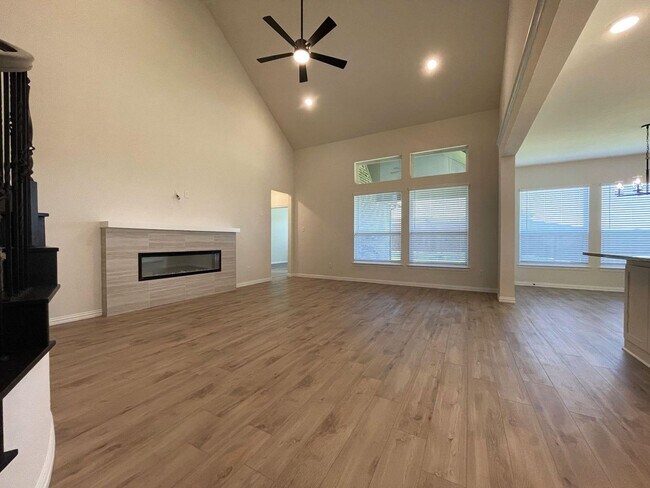 Building Photo - 6270 Shasta Creek Rd