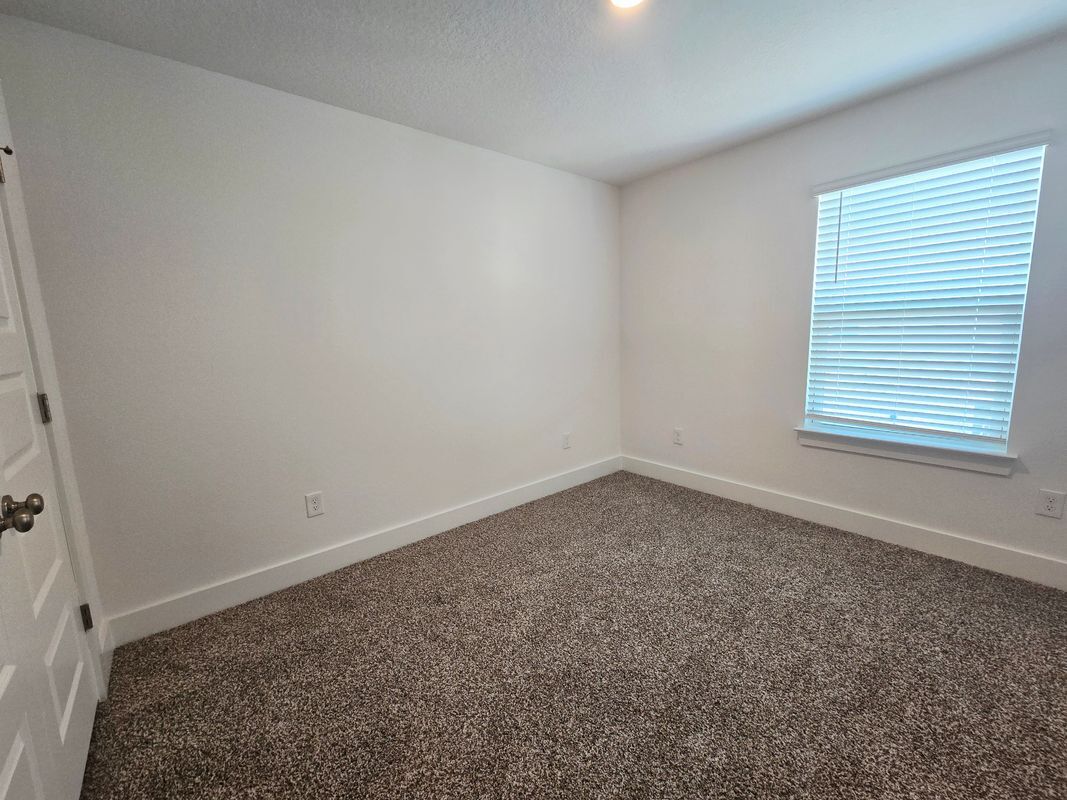 Building Photo - 260 Salt Creek Lane