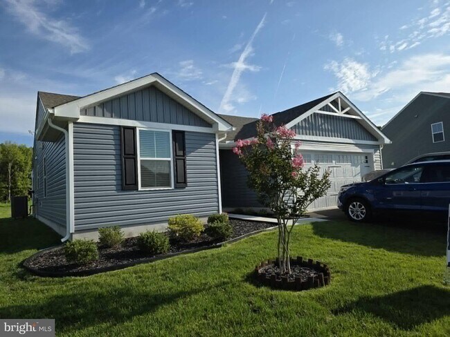 Building Photo - 38493 Barberry St