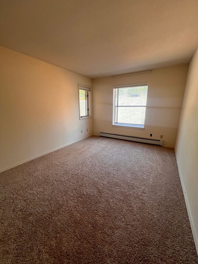 Building Photo - 1 Bedroom McCloud Condo