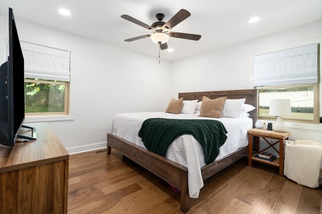 Building Photo - Home for rent in Homewood