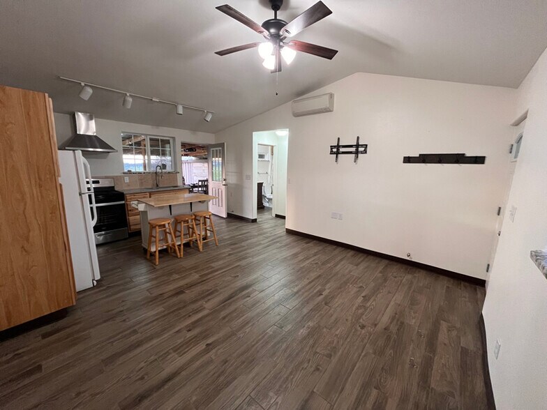 Building Photo - 6980 CA-16