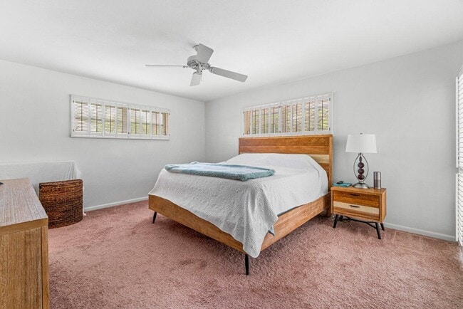 Building Photo - 1350 SW 13th Pl