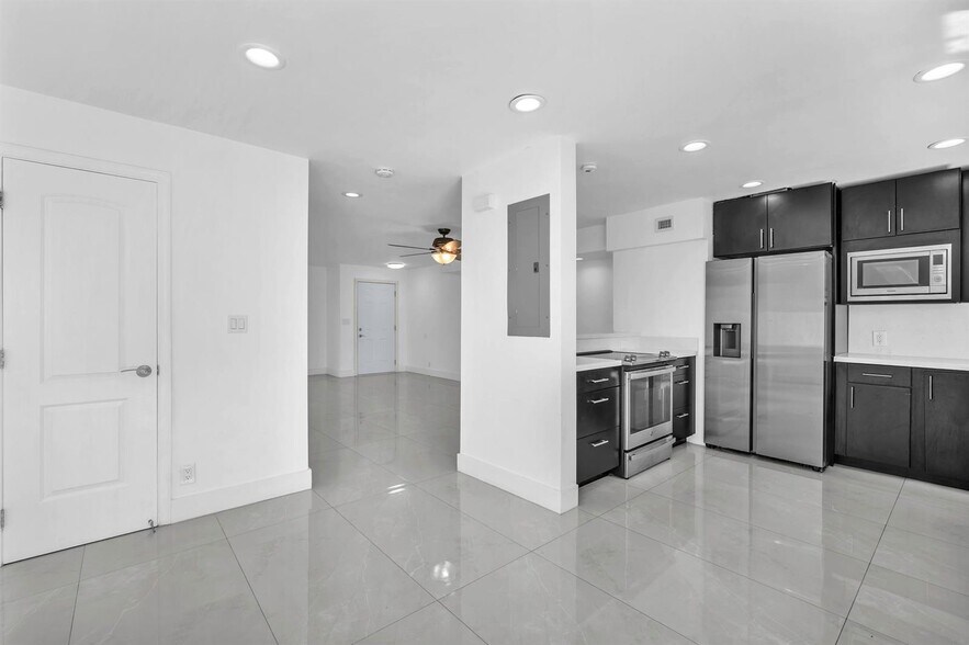 Building Photo - 3896 Meadow Ln