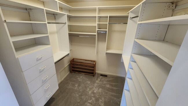 Building Photo - 9696 Carriage Run Ct