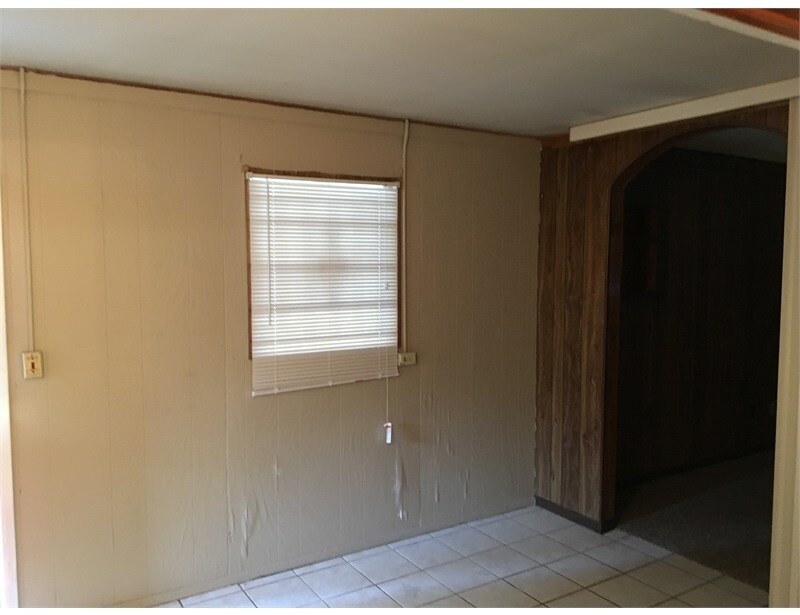 Building Photo - 3725 E 38th Ave