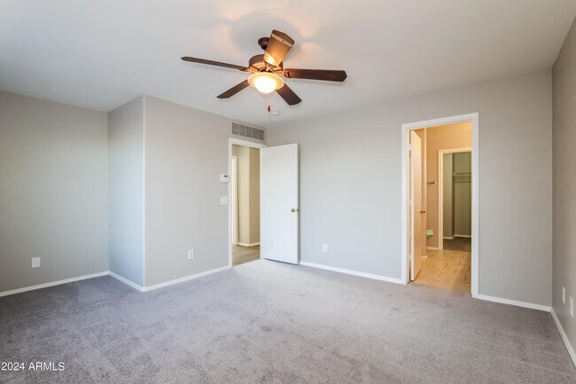 Building Photo - 12510 W Mandalay Ln