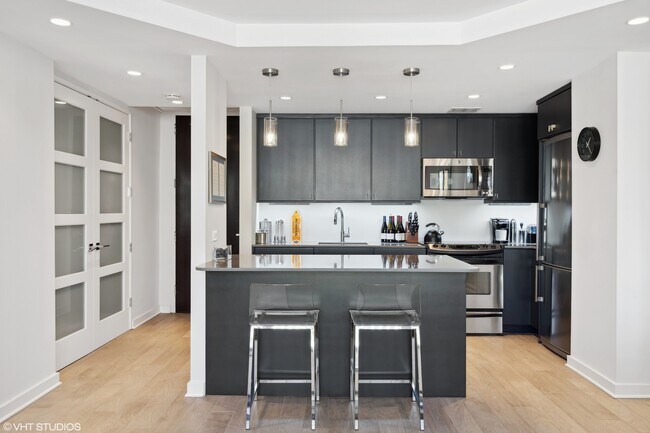 Building Photo - 535 N Michigan Ave