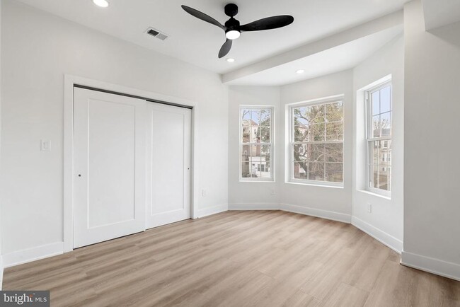Building Photo - 5237 McKean Ave