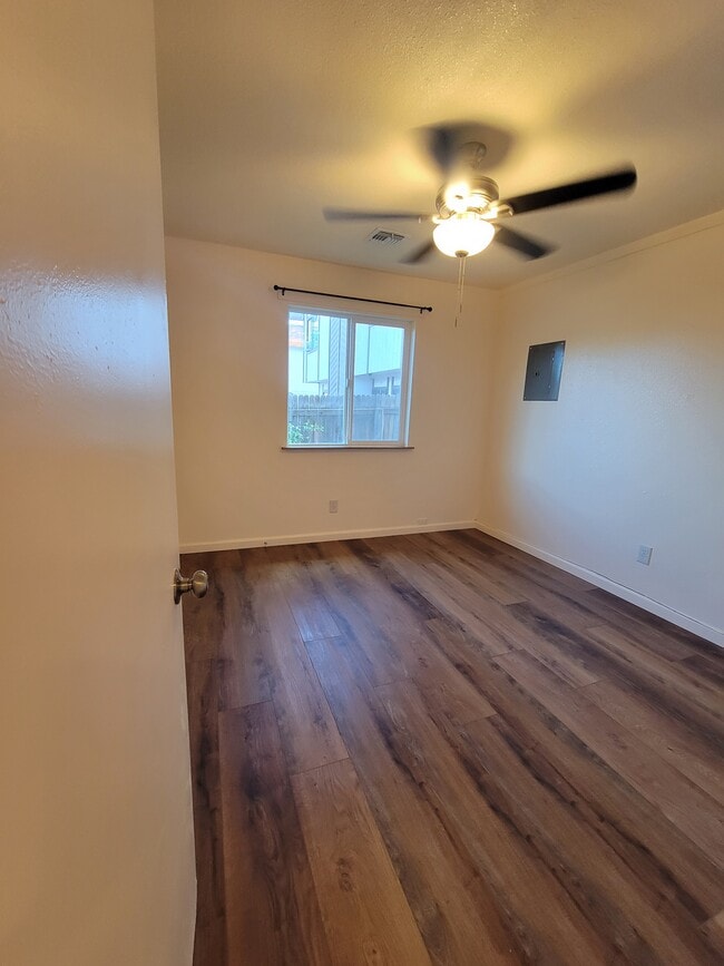 Building Photo - 2024 N 2nd St