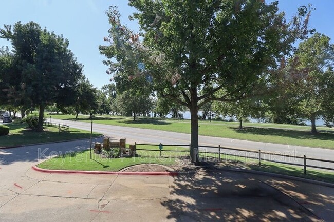 Building Photo - 1505 Riverside Dr