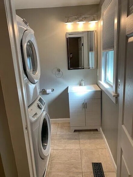 Building Photo - 2119 Grandin Rd