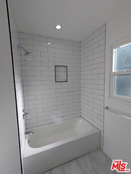 Building Photo - 3966 S Victoria Ave