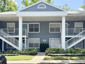 Building Photo - Manors of Bryn Mawr 2 Bed 2 Bath Condo AVAILABLE NOW!
