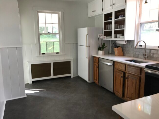 Building Photo - 2344 Huntingdon Pike