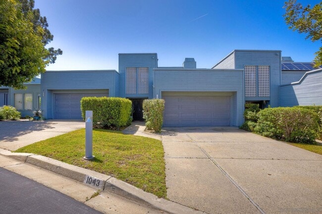 Building Photo - 1043 Freedom Ct