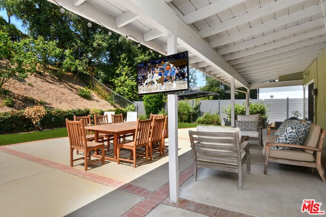 Building Photo - 3421 Castlewoods Pl