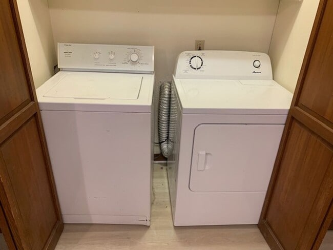 Building Photo - Ravenna House