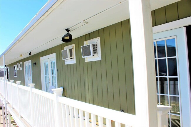 Building Photo - 12 G St