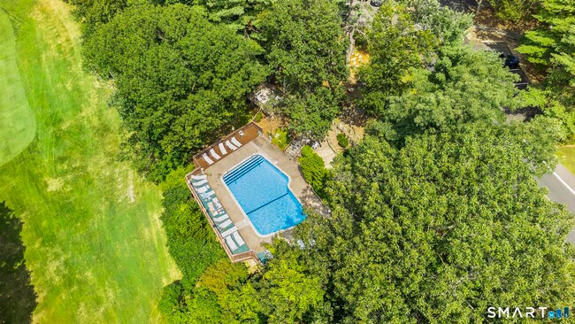 Building Photo - 43 Great Meadow Ln