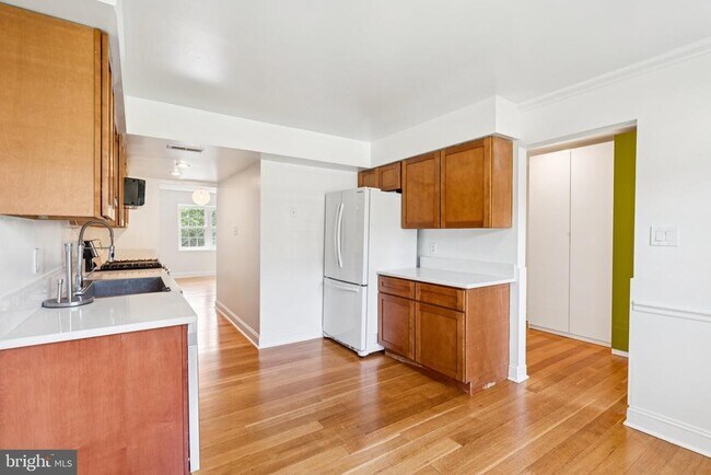 Building Photo - 14844 Cherrydale Dr