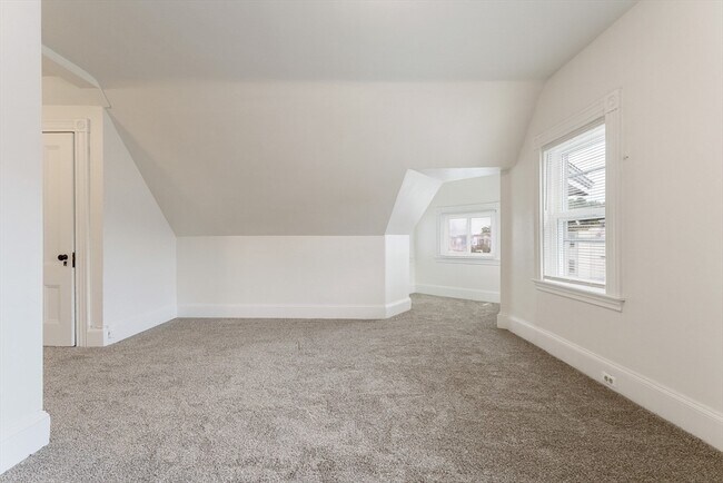 Building Photo - 247-249-249 Park St