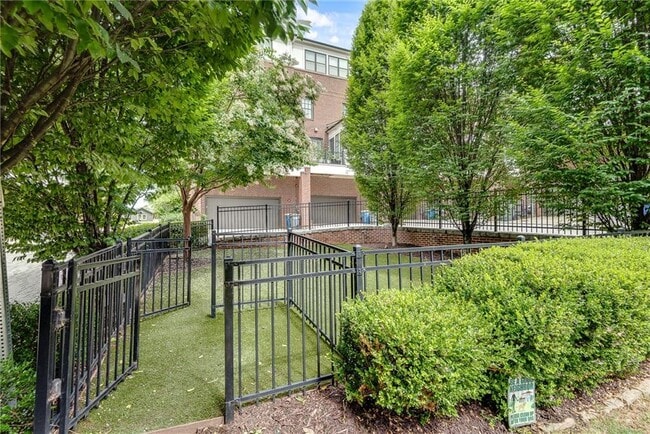 Building Photo - 345 Glen Iris Dr NE