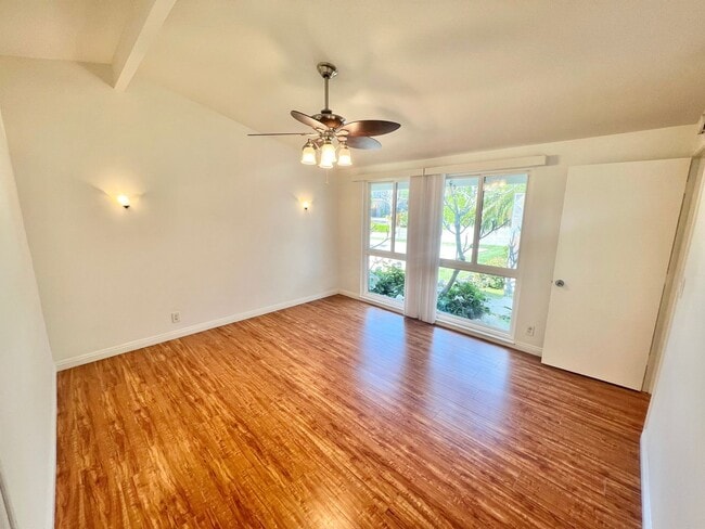 Building Photo - Spacious 3BR Single-Story Residence | Central Air, Fireplace, Private Backyard Retreat