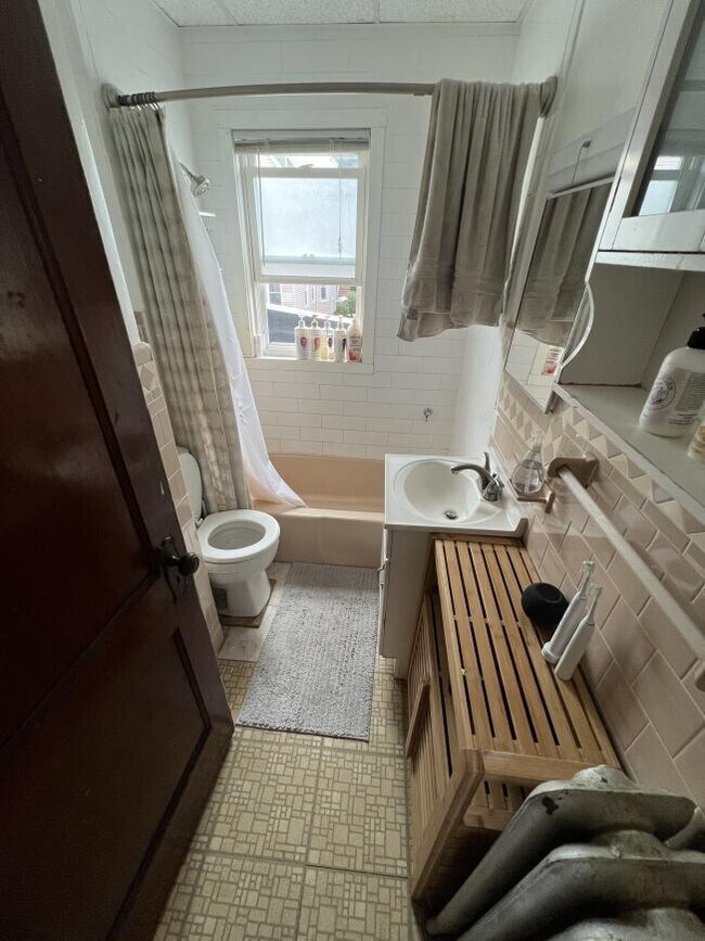 Building Photo - 2.0 bedroom in Somerville Massachusetts 02143