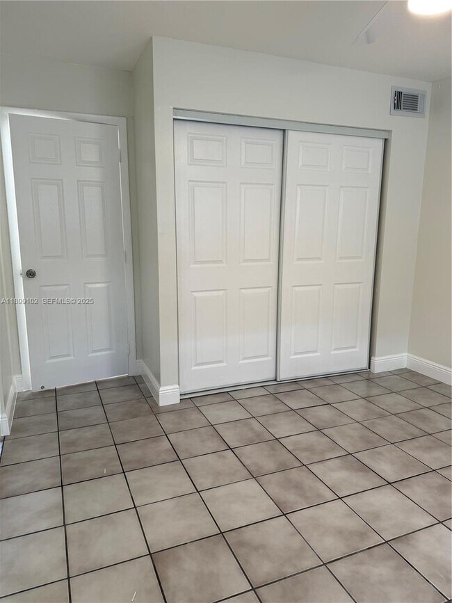 Building Photo - 14362 SW 96th Ln