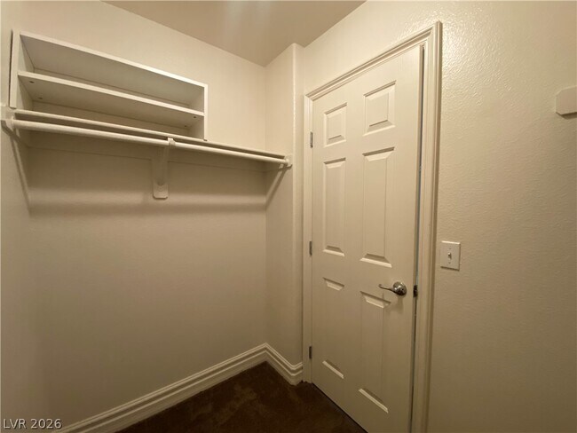 Building Photo - 175 Real Long Way