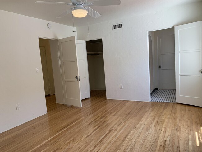 Building Photo - 4772 Edgeware Rd