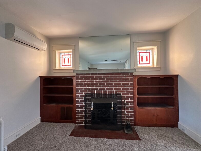 Building Photo - 700 Carsonia Ave