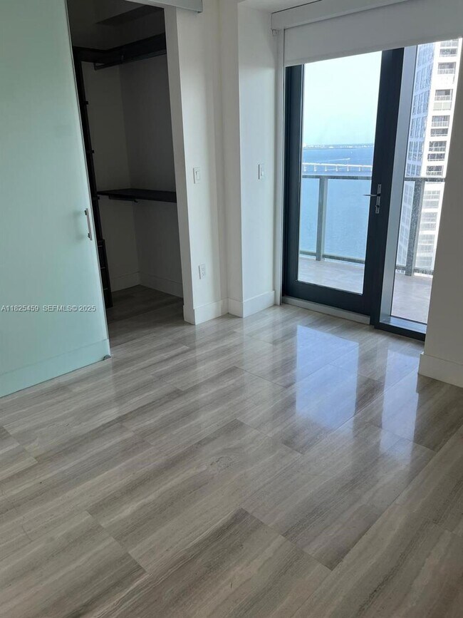 Building Photo - 1451 Brickell Ave