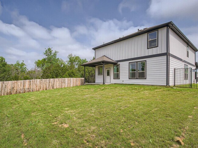 Building Photo - 5301 Hallowell Ct