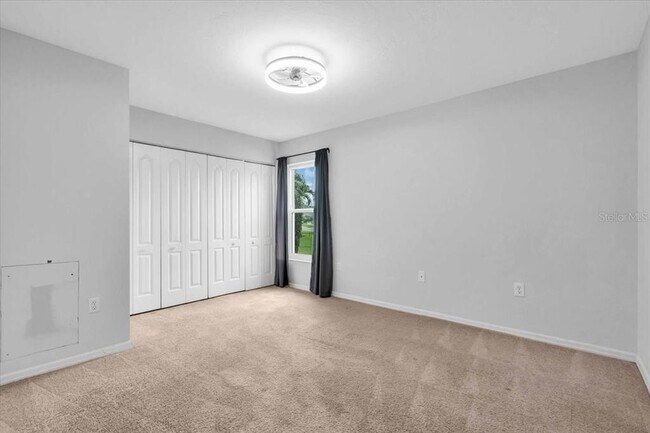 Building Photo - 5828 Sandy Pointe Dr