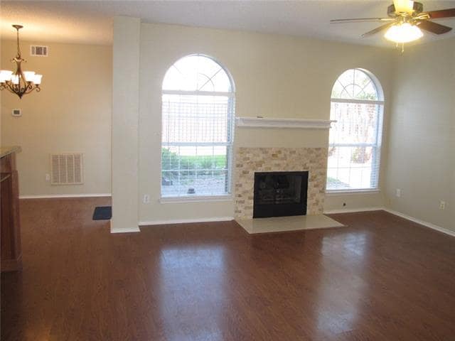 Building Photo - 3817 Rolling Hills Dr
