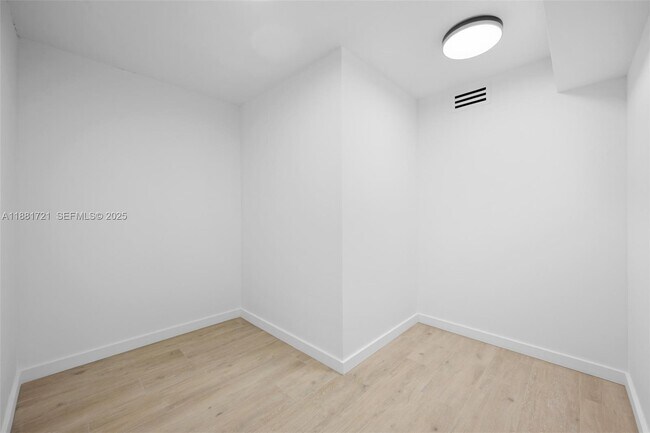 Building Photo - 19707 Turnberry Way