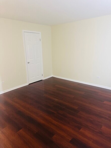 Building Photo - 8970 N Parkside Ave