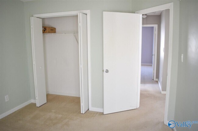 Building Photo - 120 Grey Fawn Trail