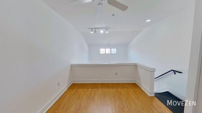 Building Photo - 115 E Park Ave