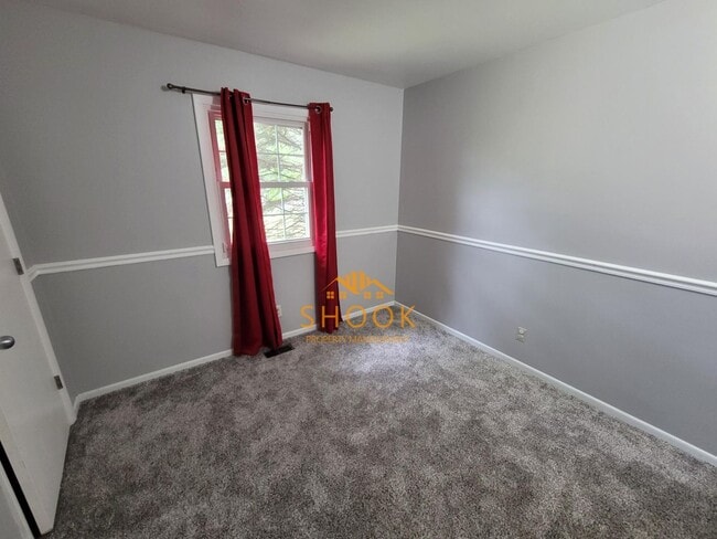 Building Photo - TURN KEY 3 BEDROOM HOME