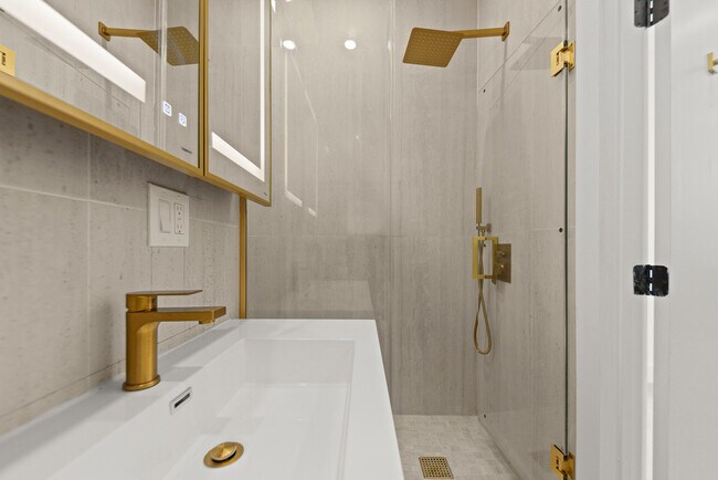 Building Photo - 19-23 Saint Marks Place-SI ID1499939P