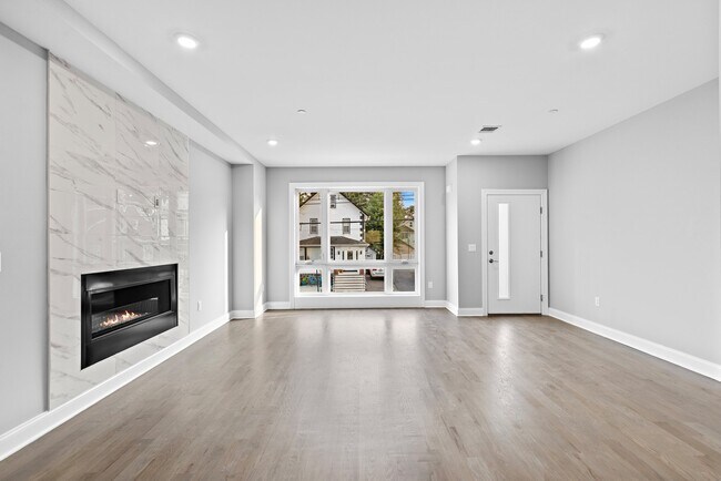 Building Photo - 57 Lincoln Ave