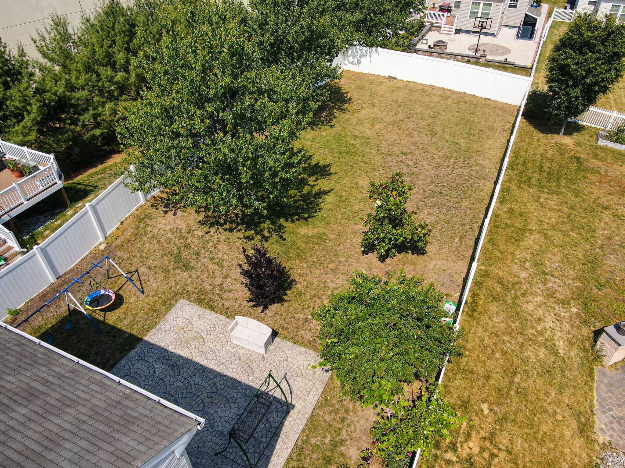 Building Photo - 7044 Lennox Ave